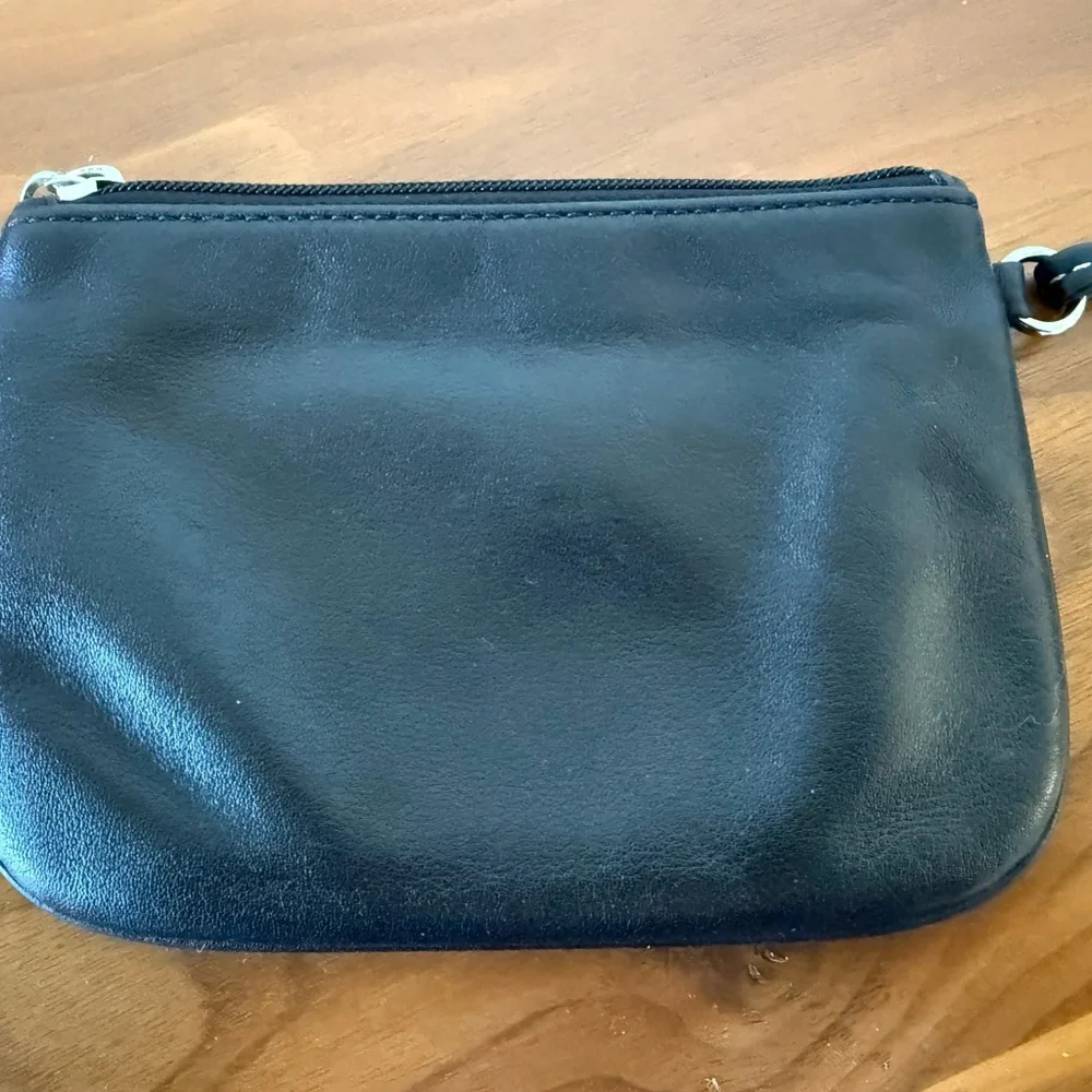 Elegant Coach Black Leather Wristlet - Picture 4 of 9